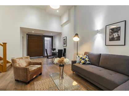 2 Bed Flat, Midghall Street, L3
