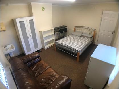 Room in a Shared House, O'leary Street, WA2