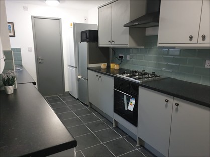 Room in a Shared House, Chiswell Street, L7