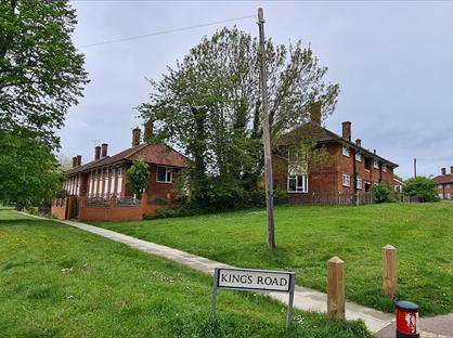 4 Bed Semi-Detached House, Lodge Oak Lane, TN9