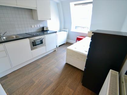 Studio Flat, Gloucester Street, SW1V