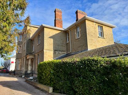 1 Bed Flat, Highlea, WR14