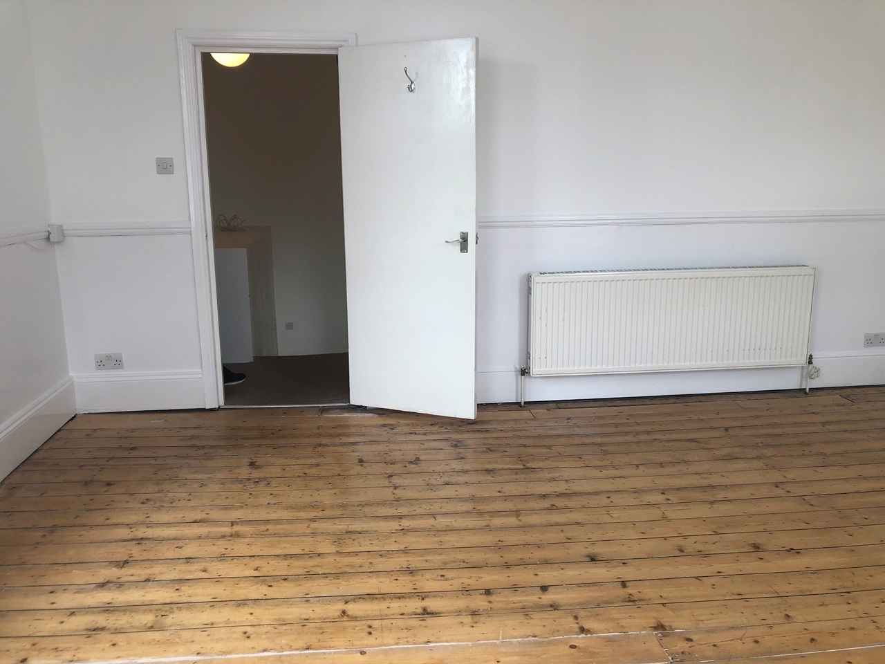 London 1 Bed Flat, Cricklewood Broadway, NW2 To Rent Now for £1,795