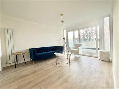 Room in a Shared Flat, Bloomsbury Close, W5