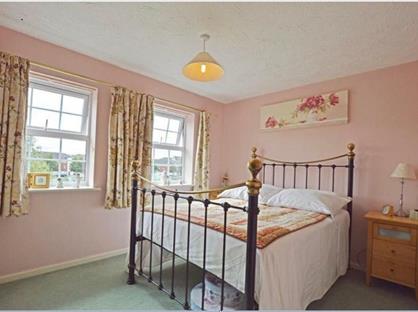 4 Bed Terraced House, Lakeview Way, PE7