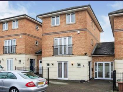 4 Bed Semi-Detached House, Stanton Square, PE7