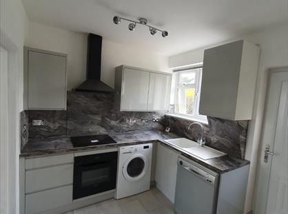 3 Bed Semi-Detached House, Hyde View Road, AL5