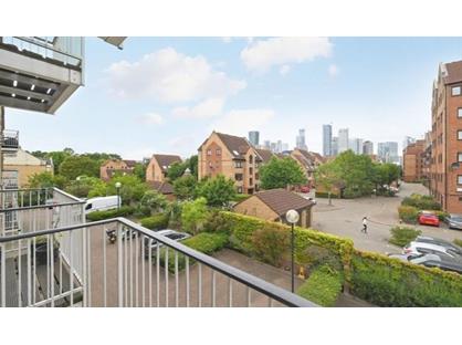 Room in a Shared Flat, Schooner Close, E14