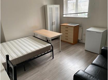 Studio Flat, Stroud Green Road, N4