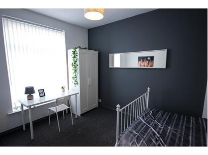 Room in a Shared House, Hafton Road, M7