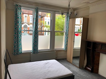 Room in a Shared House, Shell Road, SE13