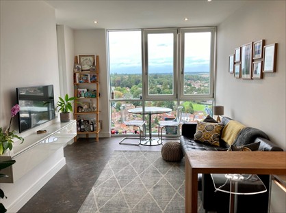 1 Bed Flat, Cotrelles, HP1