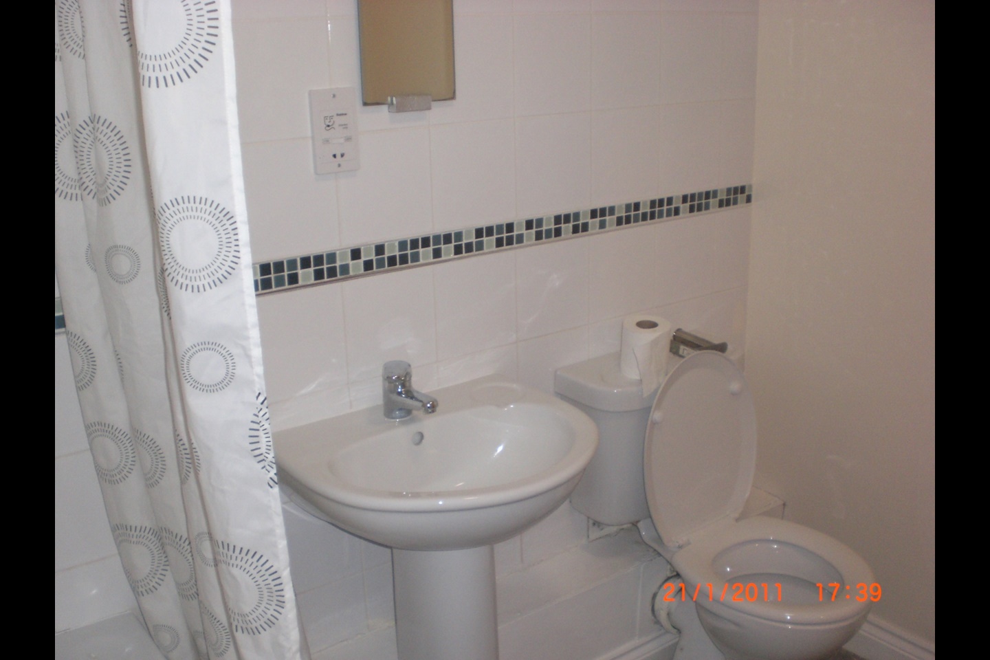 Additional image 2 of 2 Bed Flat, Curzon Lane, DE24, N1 7GU