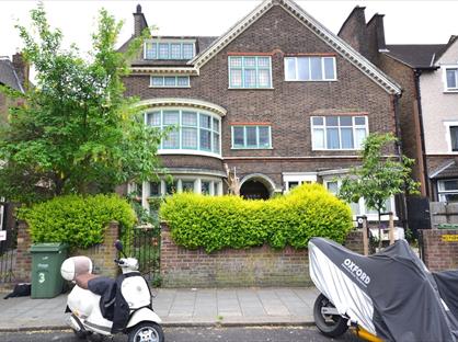 1 Bed Flat, Drewstead Road, SW16