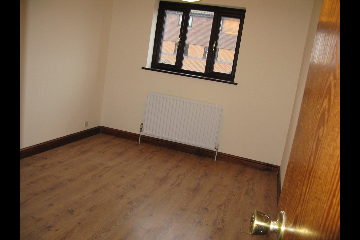 Crayford 1 Bed Flat, Crayford, DA1 To Rent Now for £1,300.00 p/m