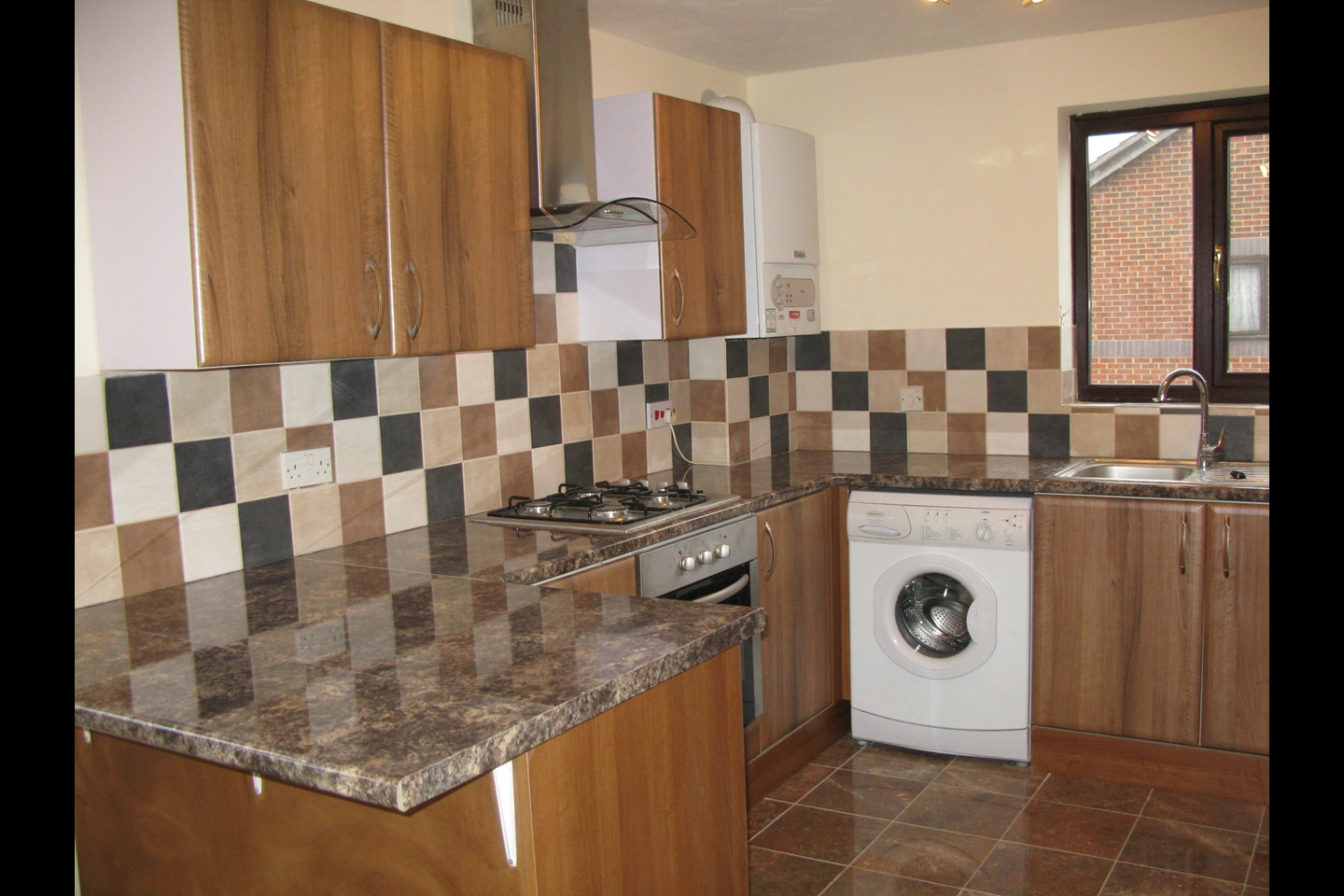 Crayford 1 Bed Flat, Crayford, DA1 To Rent Now for £1,300.00 p/m