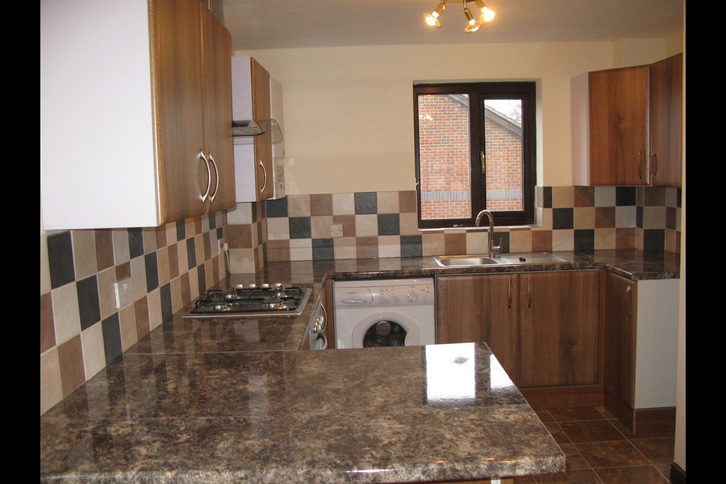 Crayford 1 Bed Flat, Crayford, DA1 To Rent Now for £1,300.00 p/m