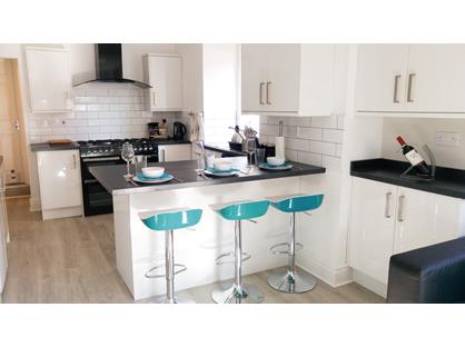 Room in a Shared House, Barton Road, M32