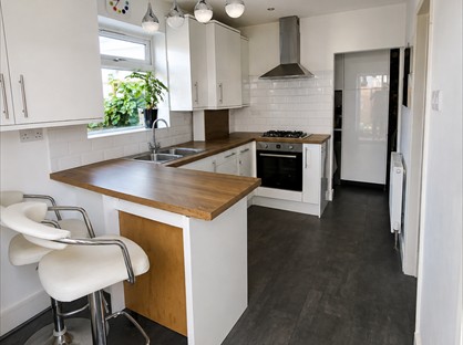3 Bed Semi-Detached House, Uxbridge Road, SL2