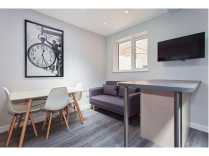 Room in a Shared House, High Street North, LU6