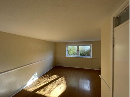 3 Bed Maisonette, Hunter Drive, KA12