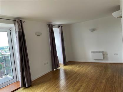 2 Bed Flat, New Rd, CM14