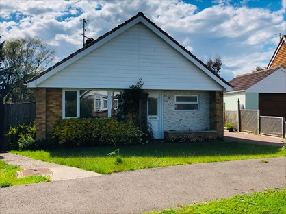 2 Bed Bungalow, Stirling Avenue, BN25