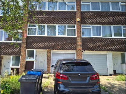4 Bed Terraced House, Chichele Gardens, CR0