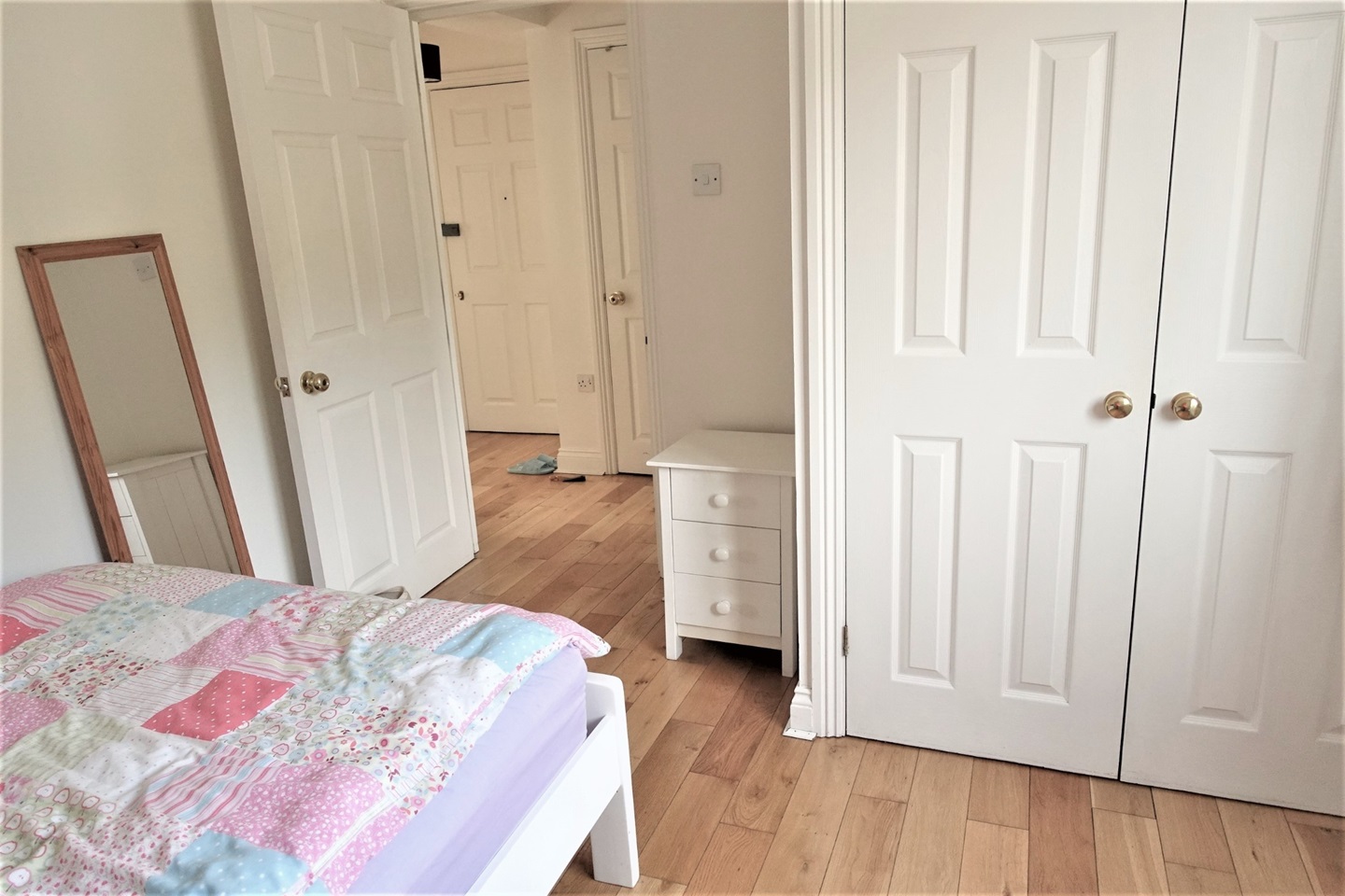 2 Bed Flat, Acacia Close, SE8 photo 5