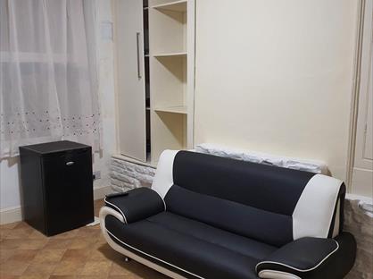 Room in a Shared House, Tempest Road, LS11