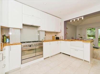 3 Bed Semi-Detached House, Dover House Road, SW15