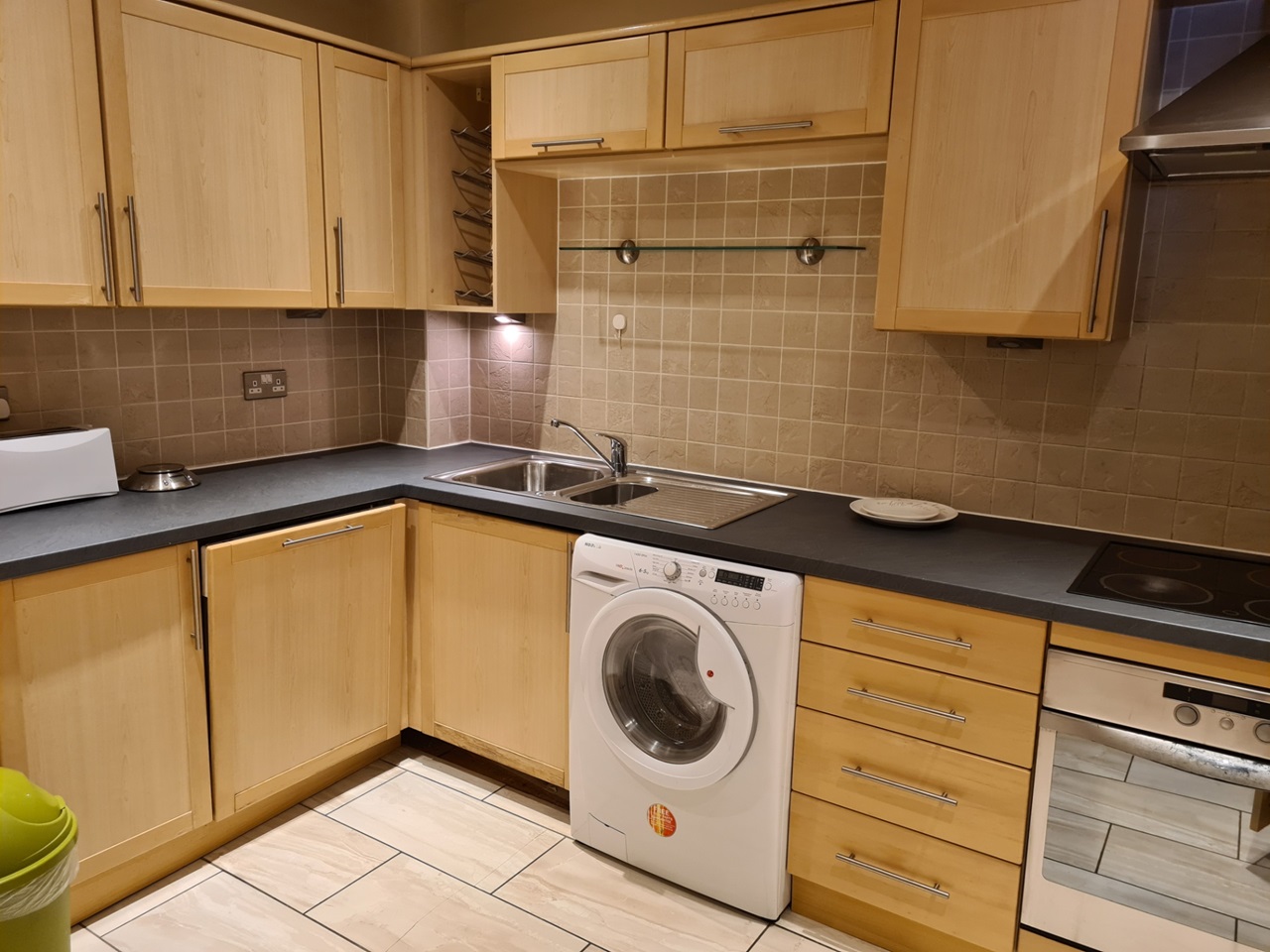 3 Bed Flat, Abbey Court, CV1 photo 2