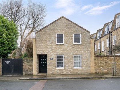 4 Bed Terraced House, Montague Mews, E3
