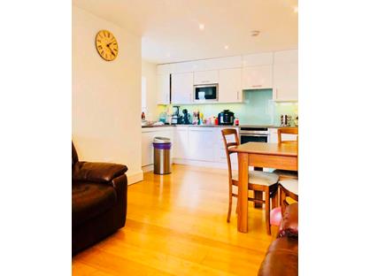 2 Bed Flat, Grove Park Mews, W4