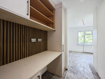 3 Bed Flat, Windmill Lane, KT17