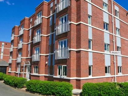 1 Bed Flat, The Locks, M44