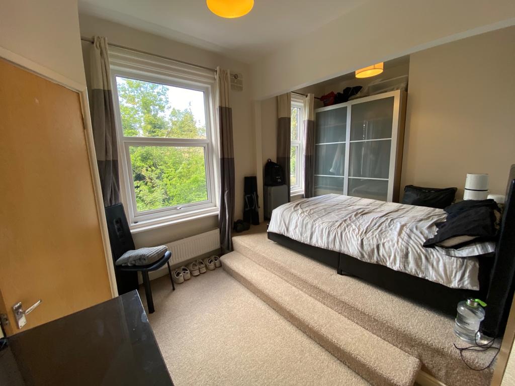 1 Bed Flat, Arncliffe Road, LS16 photo 4