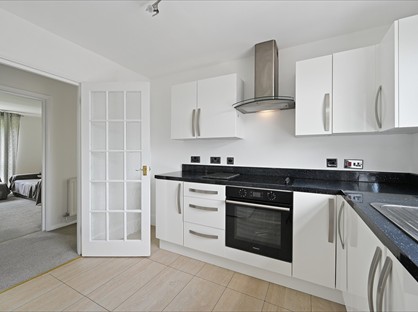2 Bed Flat, Azalea Close, W7
