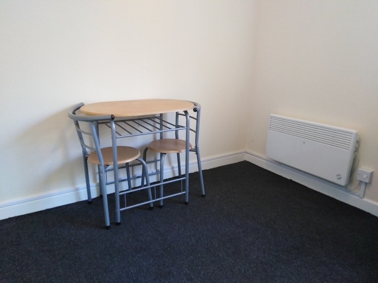 1 Bed Flat, Anfield, L6 photo 2