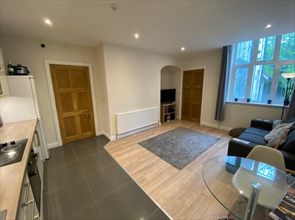 1 Bed Flat, North Hill Road, LS6