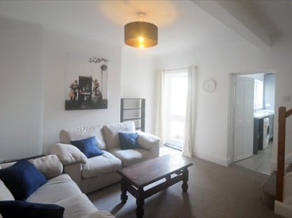 4 Bed Terraced House, Gloucester Road, GL51