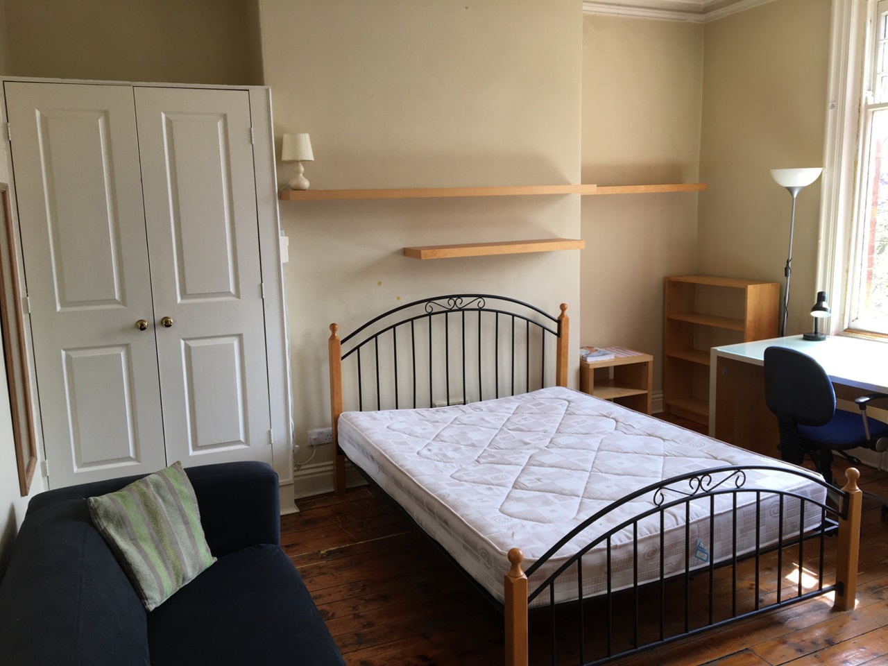 Additional image 2 of Studio Flat, Regent Park Terrace, LS6, N1 7GU