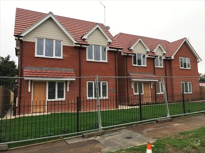 2 Bed Flat, Lavender Grove, SS0