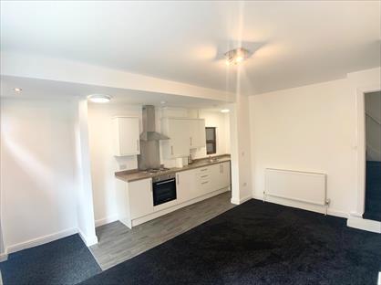 2 Bed Terraced House, Vivian Place, BD7