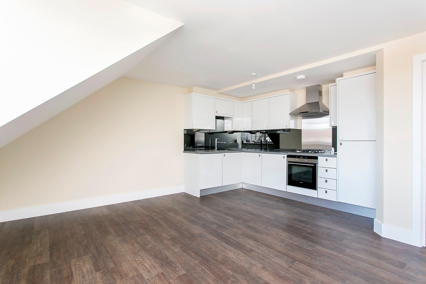 London 2 Bed Flat, Filey Avenue, N16 To Rent Now for £1,995.00 p/m