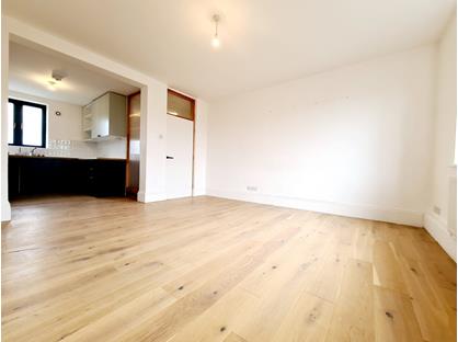 3 Bed Flat, Wigan House, E5