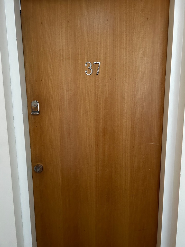 2 Bed Flat, Charnley Drive, LS7 photo 2