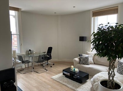 1 Bed Flat, Belgrave Court, LS1