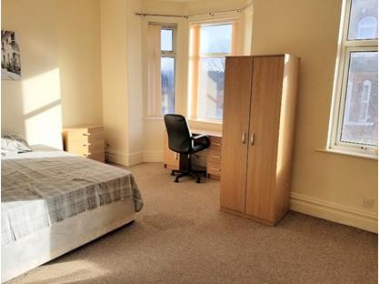 Room in a Shared House, Todd Street, M7
