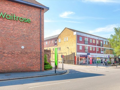 2 Bed Flat, Century House, SM7